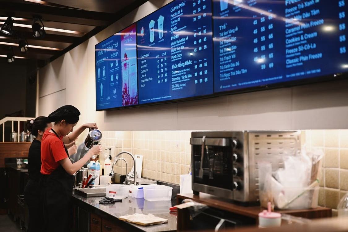 Beten UK | How Digital Displays Are Transforming Restaurant Customer Experiences restaurant digital displays